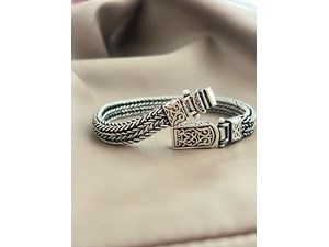 UZAK ŞEHİR CİHAN ALBORA GÜMÜŞ BİLEKLİK vitrin resim